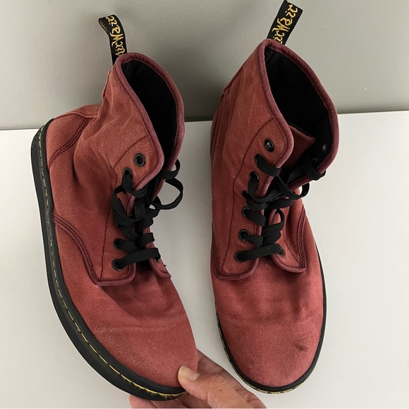 Dr. Martens Shoreditch Maroon Lace Up Canvas Boots Women's Size 9 - Picture 1 of 6